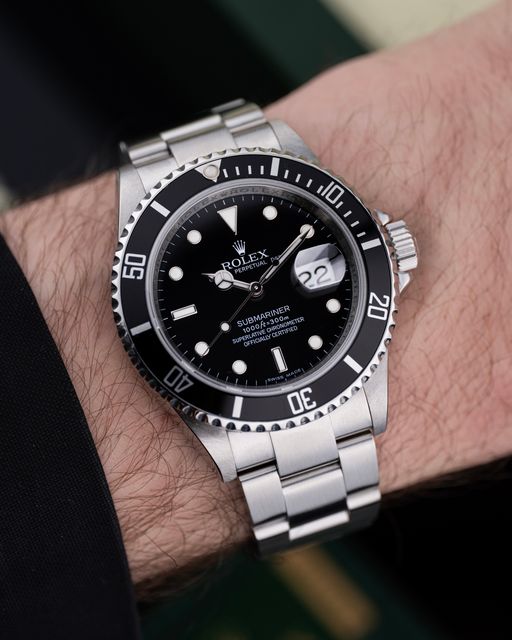 Rolex Submariner 16610 Image 2